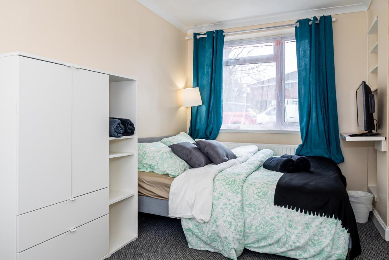 Shirley House 3, Guest House, Self Catering, Self Check In With Smart Locks, Use Of Fully Equipped Kitchen, Close To City Centre, Ideal For Longer Stays, Walking Distance To Bat, 20 Min Drive To Fawley Refinery, Excellent Transport Links Southampton Exterior photo