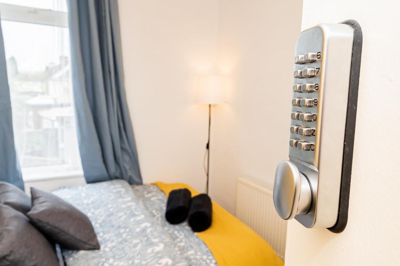 Shirley House 3, Guest House, Self Catering, Self Check In With Smart Locks, Use Of Fully Equipped Kitchen, Close To City Centre, Ideal For Longer Stays, Walking Distance To Bat, 20 Min Drive To Fawley Refinery, Excellent Transport Links Southampton Exterior photo