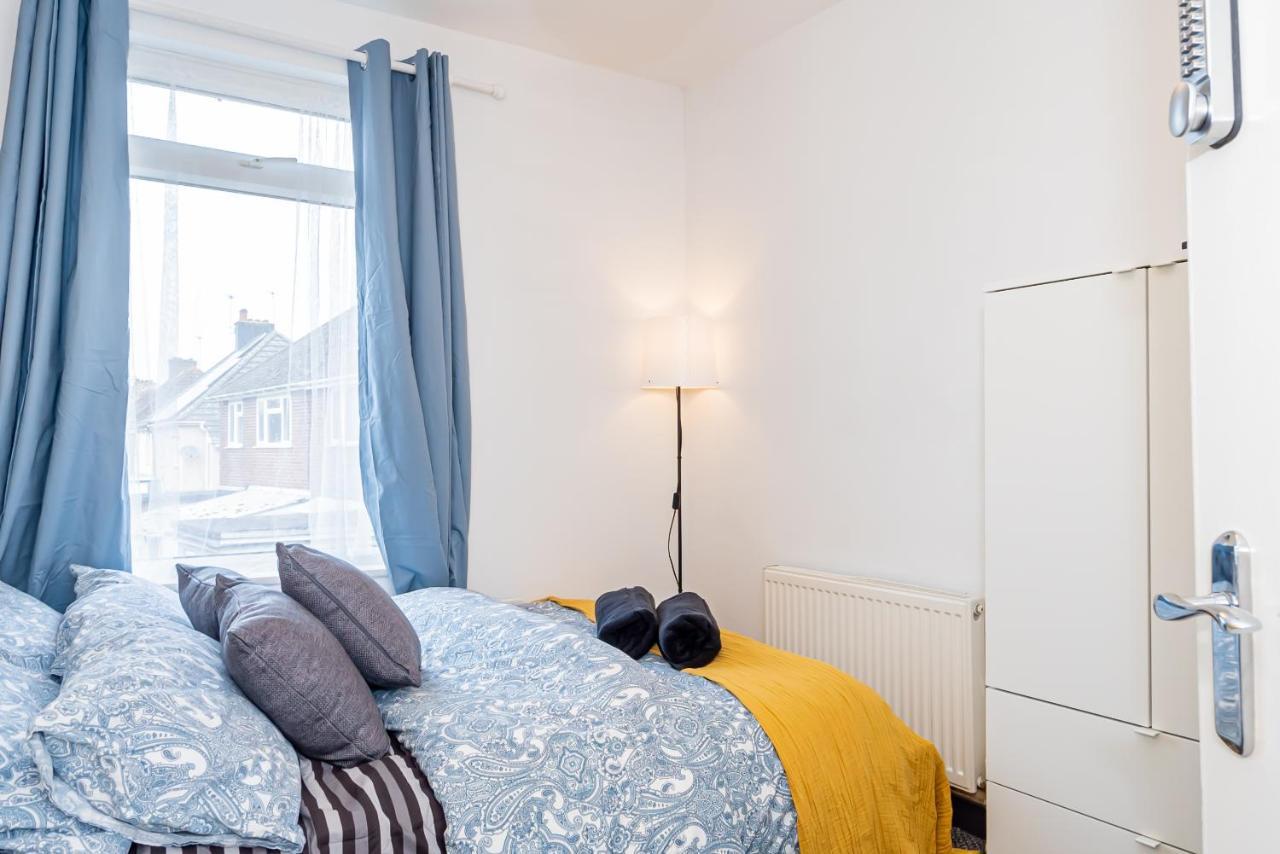 Shirley House 3, Guest House, Self Catering, Self Check In With Smart Locks, Use Of Fully Equipped Kitchen, Close To City Centre, Ideal For Longer Stays, Walking Distance To Bat, 20 Min Drive To Fawley Refinery, Excellent Transport Links Southampton Exterior photo