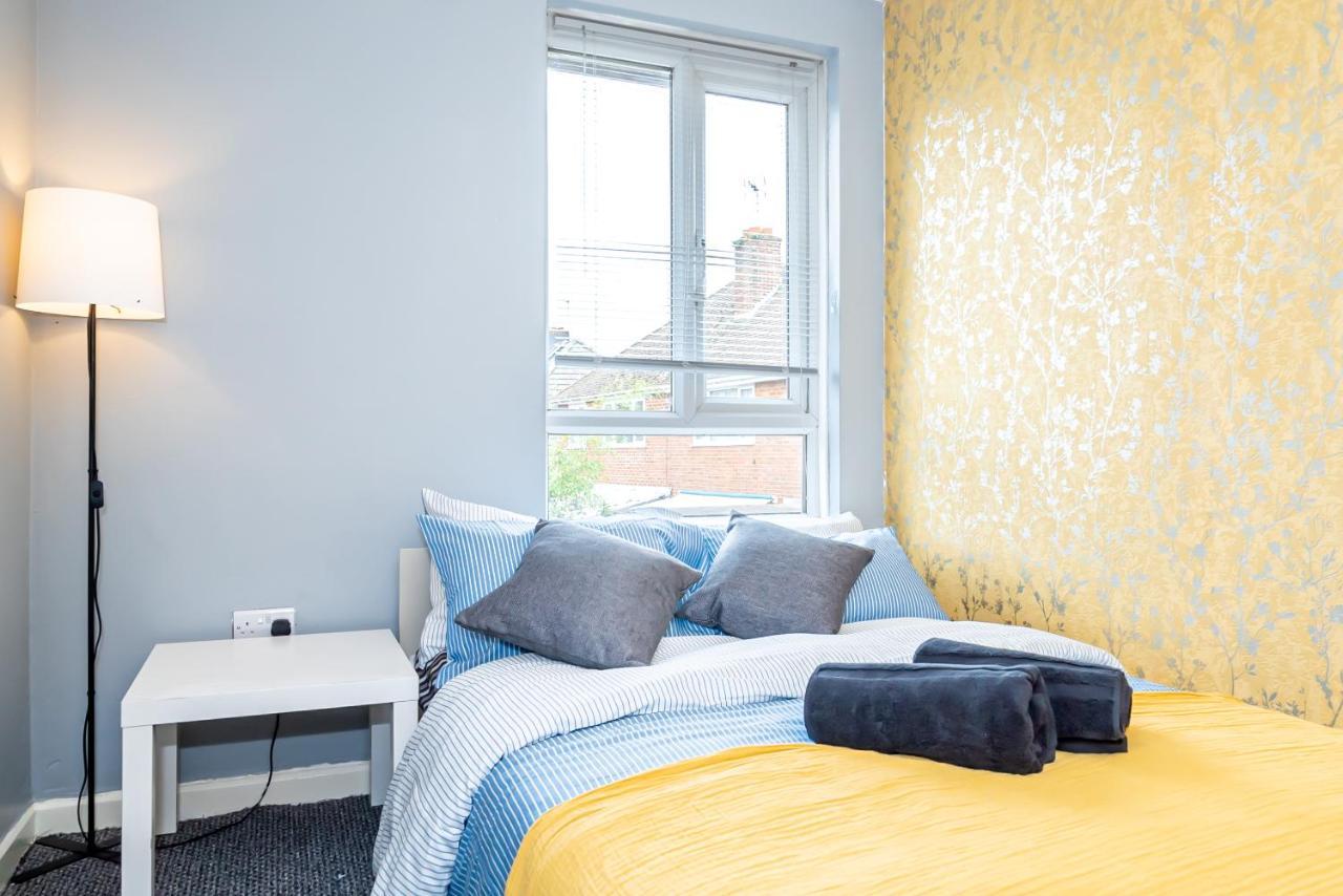 Shirley House 3, Guest House, Self Catering, Self Check In With Smart Locks, Use Of Fully Equipped Kitchen, Close To City Centre, Ideal For Longer Stays, Walking Distance To Bat, 20 Min Drive To Fawley Refinery, Excellent Transport Links Southampton Exterior photo