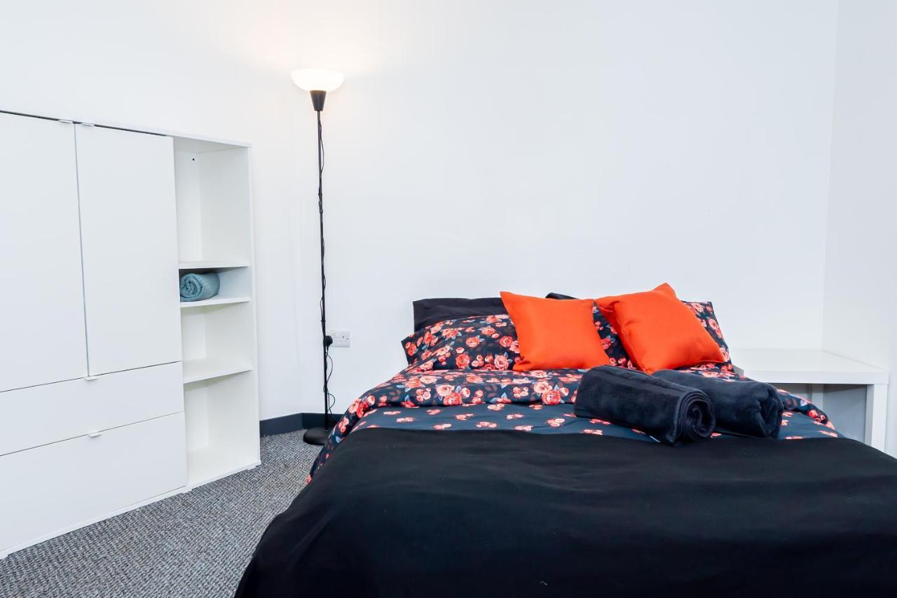 Shirley House 3, Guest House, Self Catering, Self Check In With Smart Locks, Use Of Fully Equipped Kitchen, Close To City Centre, Ideal For Longer Stays, Walking Distance To Bat, 20 Min Drive To Fawley Refinery, Excellent Transport Links Southampton Exterior photo