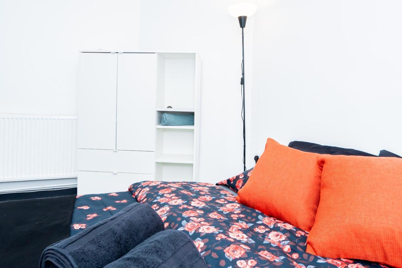 Shirley House 3, Guest House, Self Catering, Self Check In With Smart Locks, Use Of Fully Equipped Kitchen, Close To City Centre, Ideal For Longer Stays, Walking Distance To Bat, 20 Min Drive To Fawley Refinery, Excellent Transport Links Southampton Exterior photo