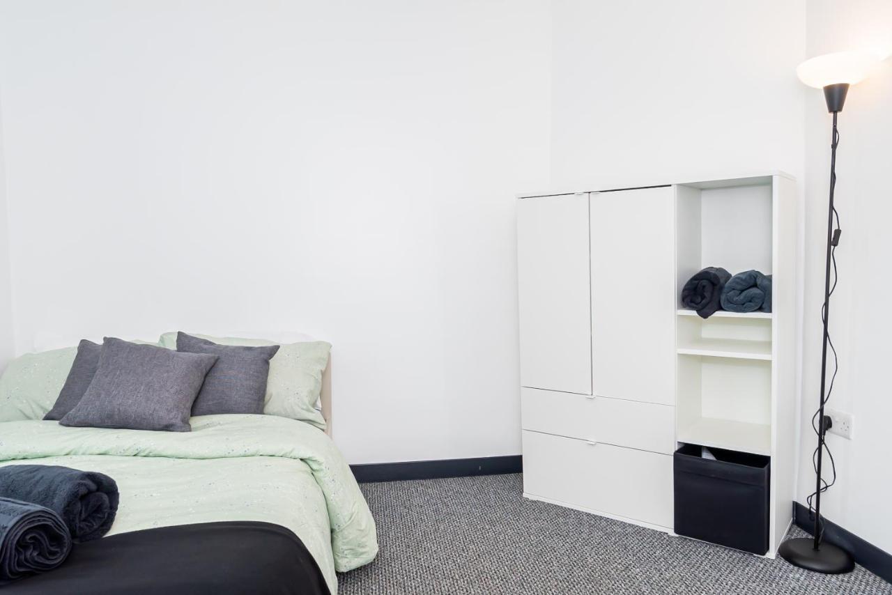 Shirley House 3, Guest House, Self Catering, Self Check In With Smart Locks, Use Of Fully Equipped Kitchen, Close To City Centre, Ideal For Longer Stays, Walking Distance To Bat, 20 Min Drive To Fawley Refinery, Excellent Transport Links Southampton Exterior photo