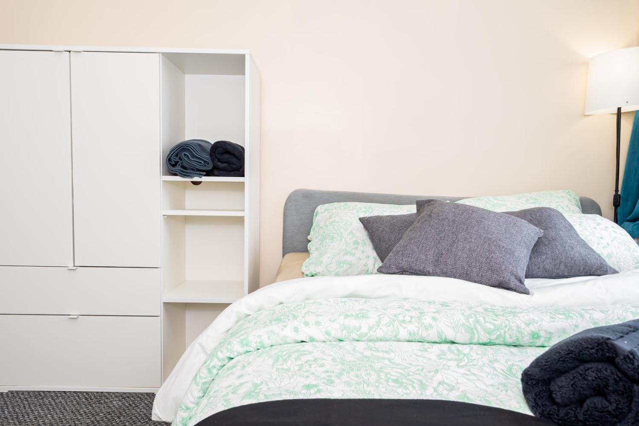 Shirley House 3, Guest House, Self Catering, Self Check In With Smart Locks, Use Of Fully Equipped Kitchen, Close To City Centre, Ideal For Longer Stays, Walking Distance To Bat, 20 Min Drive To Fawley Refinery, Excellent Transport Links Southampton Exterior photo