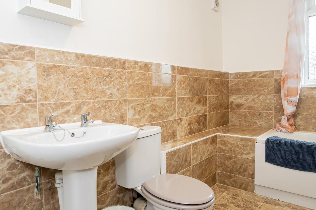 Shirley House 3, Guest House, Self Catering, Self Check In With Smart Locks, Use Of Fully Equipped Kitchen, Close To City Centre, Ideal For Longer Stays, Walking Distance To Bat, 20 Min Drive To Fawley Refinery, Excellent Transport Links Southampton Exterior photo