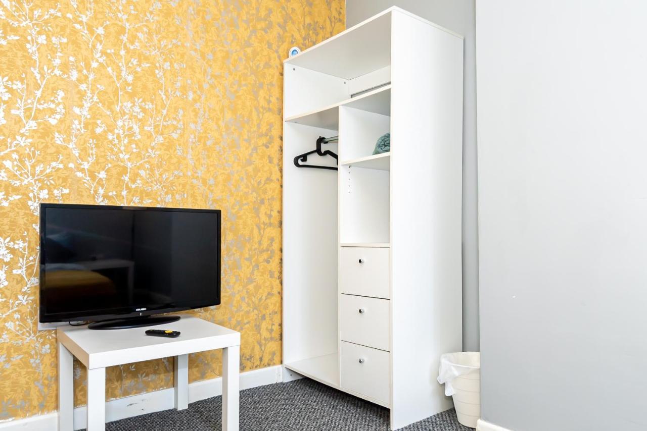 Shirley House 3, Guest House, Self Catering, Self Check In With Smart Locks, Use Of Fully Equipped Kitchen, Close To City Centre, Ideal For Longer Stays, Walking Distance To Bat, 20 Min Drive To Fawley Refinery, Excellent Transport Links Southampton Exterior photo