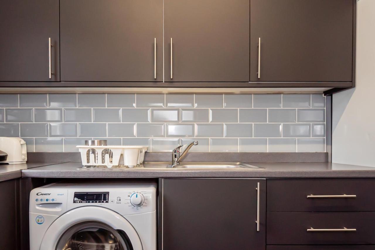 Shirley House 3, Guest House, Self Catering, Self Check In With Smart Locks, Use Of Fully Equipped Kitchen, Close To City Centre, Ideal For Longer Stays, Walking Distance To Bat, 20 Min Drive To Fawley Refinery, Excellent Transport Links Southampton Exterior photo