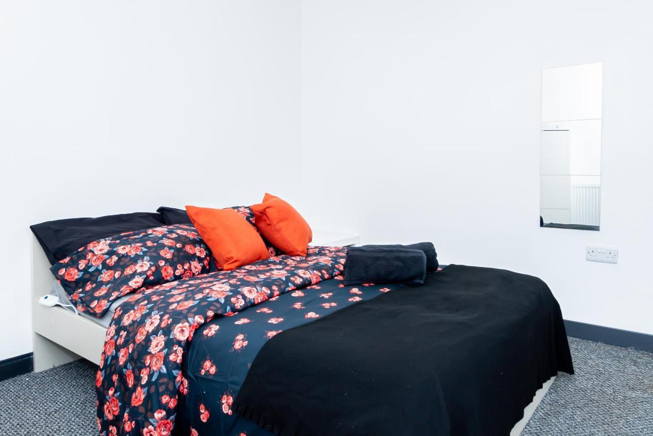 Shirley House 3, Guest House, Self Catering, Self Check In With Smart Locks, Use Of Fully Equipped Kitchen, Close To City Centre, Ideal For Longer Stays, Walking Distance To Bat, 20 Min Drive To Fawley Refinery, Excellent Transport Links Southampton Exterior photo