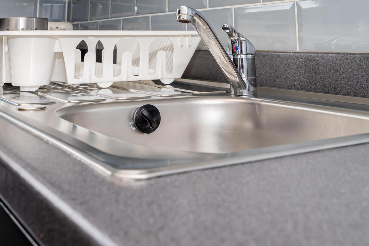 Shirley House 3, Guest House, Self Catering, Self Check In With Smart Locks, Use Of Fully Equipped Kitchen, Close To City Centre, Ideal For Longer Stays, Walking Distance To Bat, 20 Min Drive To Fawley Refinery, Excellent Transport Links Southampton Exterior photo