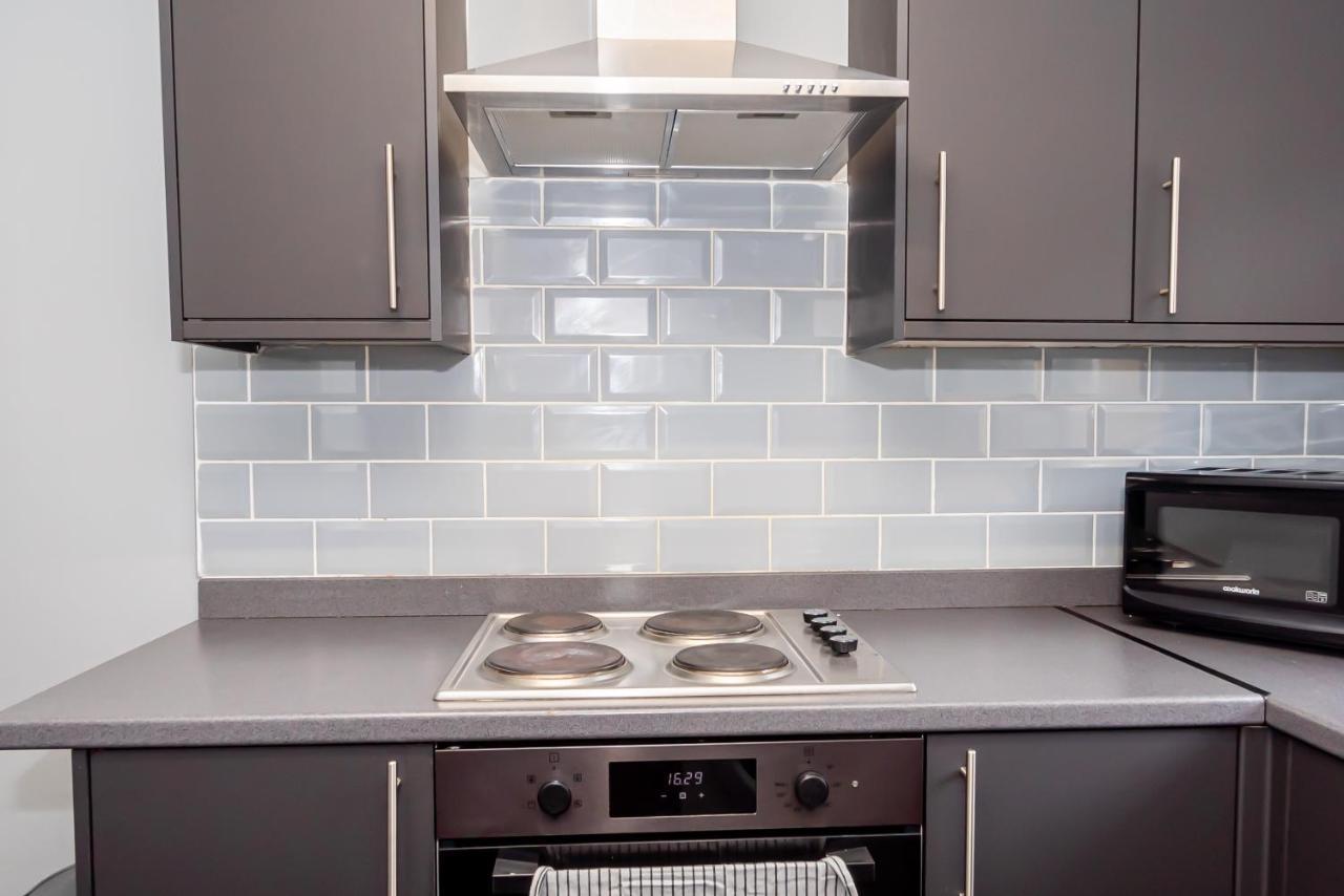 Shirley House 3, Guest House, Self Catering, Self Check In With Smart Locks, Use Of Fully Equipped Kitchen, Close To City Centre, Ideal For Longer Stays, Walking Distance To Bat, 20 Min Drive To Fawley Refinery, Excellent Transport Links Southampton Exterior photo