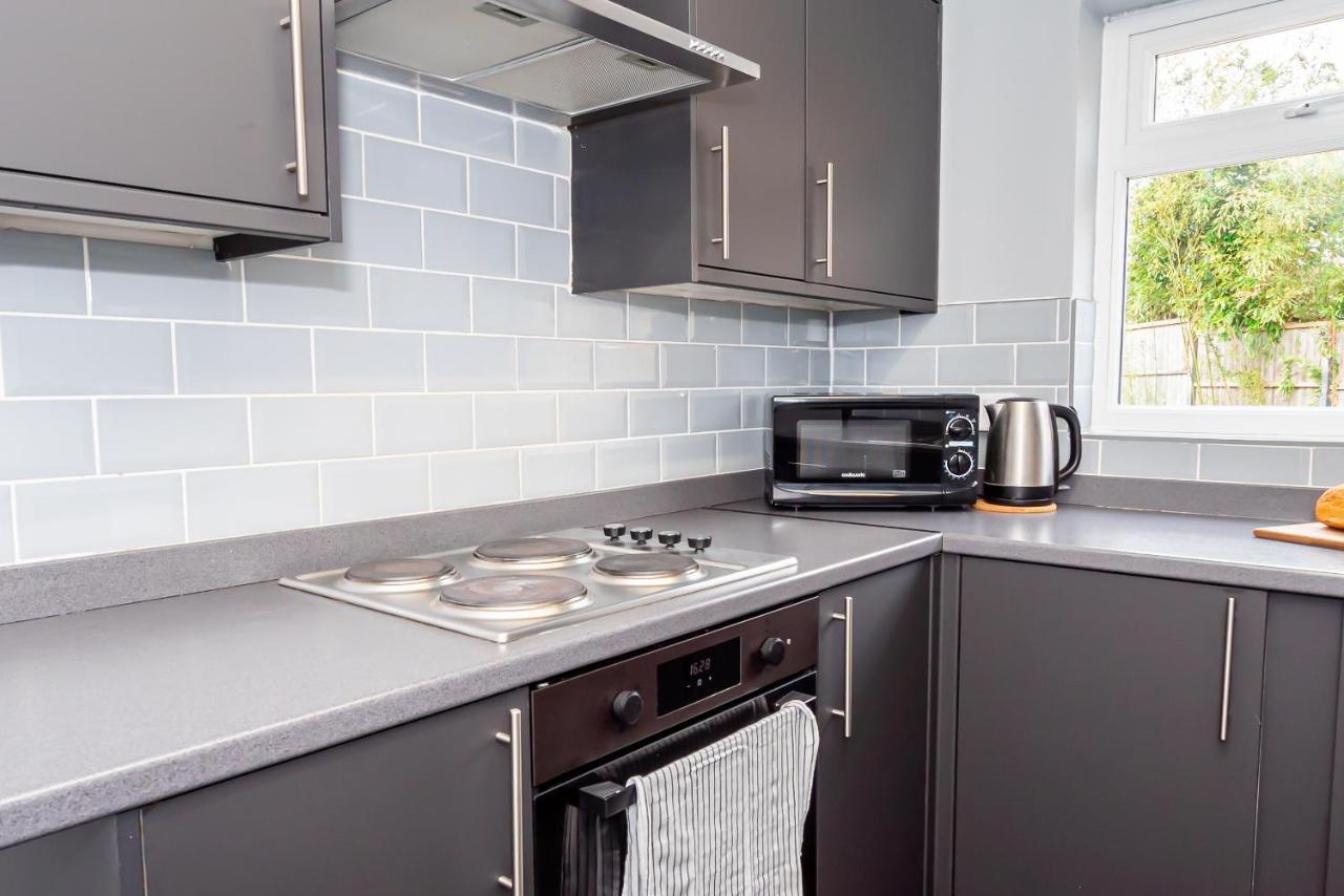 Shirley House 3, Guest House, Self Catering, Self Check In With Smart Locks, Use Of Fully Equipped Kitchen, Close To City Centre, Ideal For Longer Stays, Walking Distance To Bat, 20 Min Drive To Fawley Refinery, Excellent Transport Links Southampton Exterior photo
