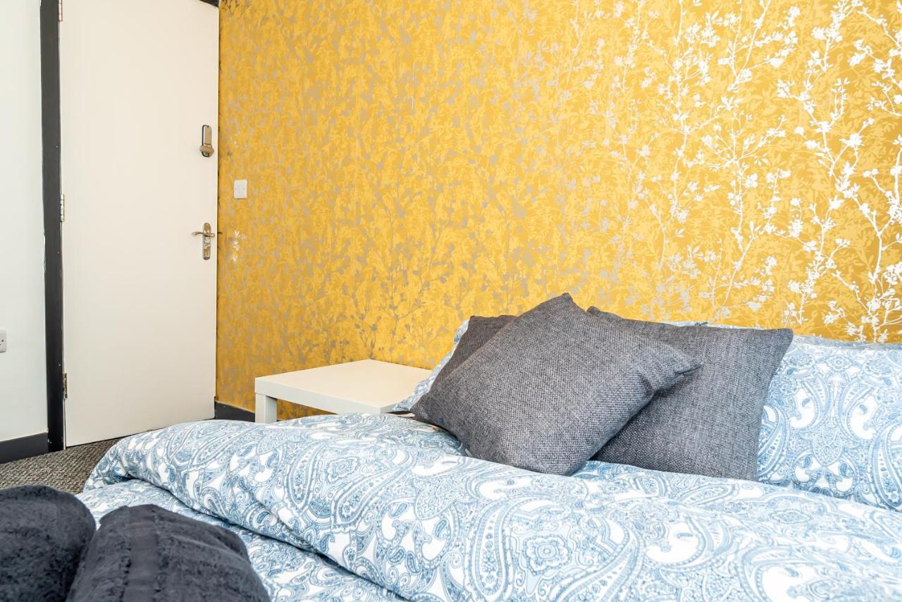 Shirley House 3, Guest House, Self Catering, Self Check In With Smart Locks, Use Of Fully Equipped Kitchen, Close To City Centre, Ideal For Longer Stays, Walking Distance To Bat, 20 Min Drive To Fawley Refinery, Excellent Transport Links Southampton Exterior photo
