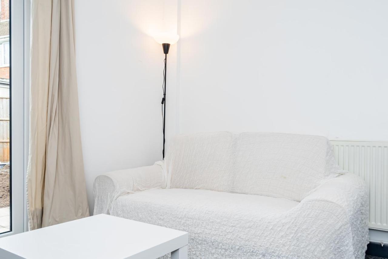 Shirley House 3, Guest House, Self Catering, Self Check In With Smart Locks, Use Of Fully Equipped Kitchen, Close To City Centre, Ideal For Longer Stays, Walking Distance To Bat, 20 Min Drive To Fawley Refinery, Excellent Transport Links Southampton Exterior photo