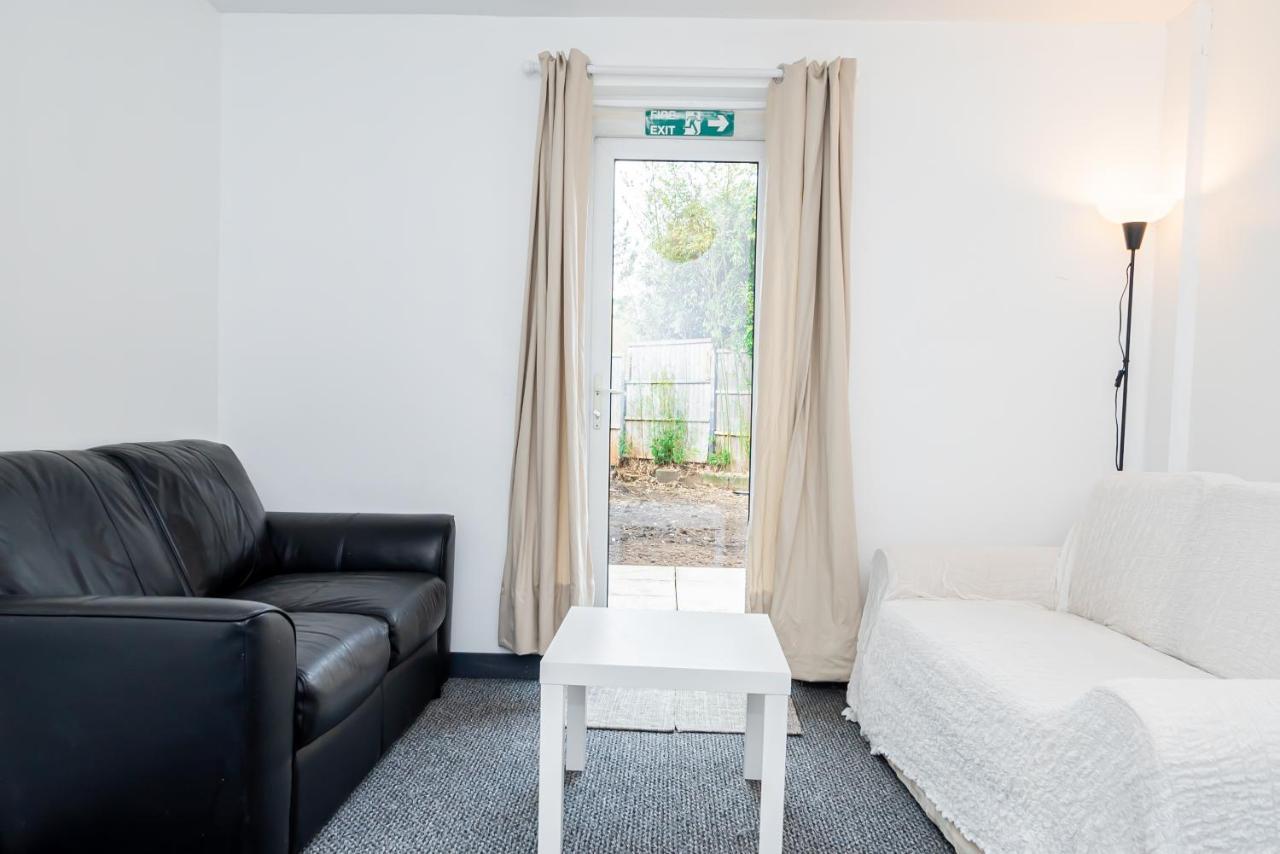 Shirley House 3, Guest House, Self Catering, Self Check In With Smart Locks, Use Of Fully Equipped Kitchen, Close To City Centre, Ideal For Longer Stays, Walking Distance To Bat, 20 Min Drive To Fawley Refinery, Excellent Transport Links Southampton Exterior photo
